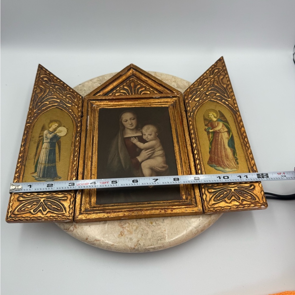Mid-Century Italian Carved Painted Triptych with Madonna & Child, and Angels - Picture 12 of 16